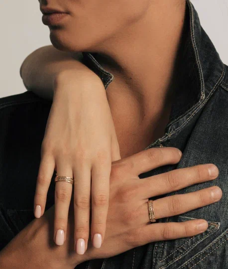 Обручальное кольцо из комбинированного золота